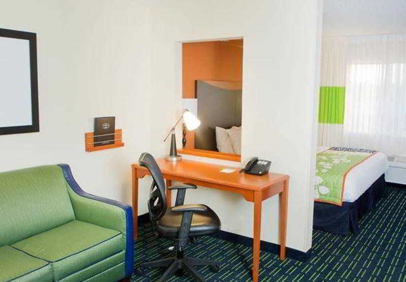Fairfield Inn & Suites By Marriott Champaign Oda fotoğraf